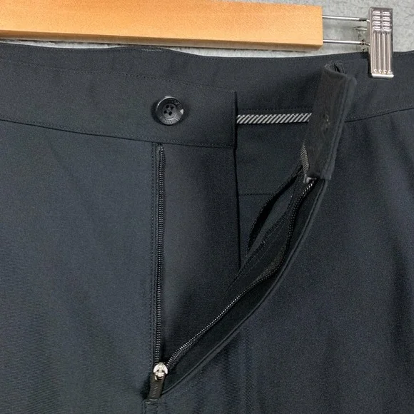 Vuori Meta Cargo Pants Men's 33 x 30 Black Performance VersaLife Stretch Travel